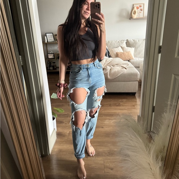 Super Distressed Mom High Rise - Picture 1 of 5